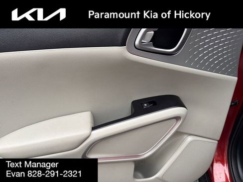 Used 2022 Kia Soul LX image 10