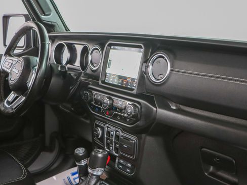 Used 2023 Jeep Wrangler Unlimited Sahara w/ Cold Weather Group AWD/4WD image 27