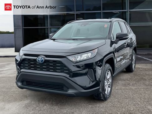 Used 2022 Toyota RAV4 LE image 6