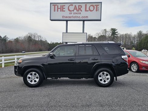 Used 2014 Toyota 4Runner SR5 Premium image 2