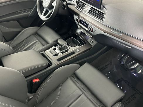 Used 2023 Audi Q5 2.0T Premium w/ Convenience Package image 15