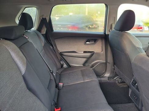 Used 2023 Nissan Rogue SV image 33