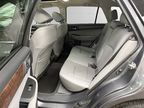 Used 2018 Subaru Outback 3.6R Limited image 13