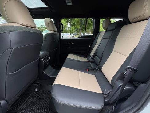 Used 2024 Lexus GX 550 AWD/4WD image 24