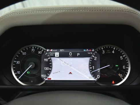 Used 2023 Land Rover Defender 110 X-Dynamic SE image 37