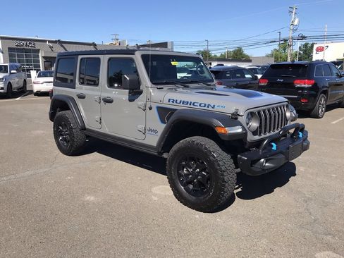 Used 2023 Jeep Wrangler Unlimited Rubicon 4xe AWD/4WD image 8