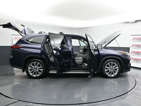 Used 2022 Toyota Highlander Limited image 46