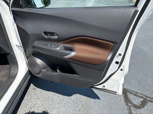 Used 2022 Nissan Kicks SR FWD image 29