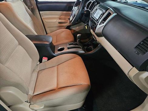Used 2015 Toyota Tacoma PreRunner w/ SR5 Package RWD image 20