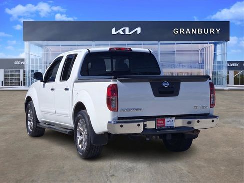 Used 2019 Nissan Frontier SL image 5