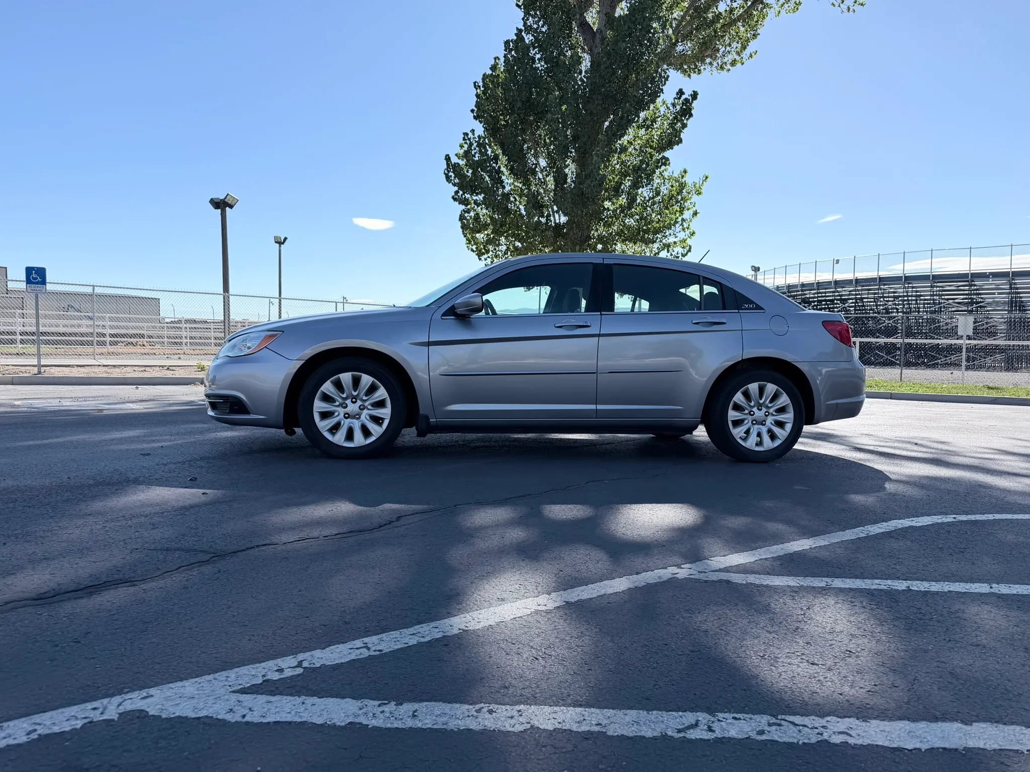 Used 2013 Chrysler 200 LX FWD image 9