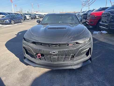Used 2019 Chevrolet Camaro SS image 2