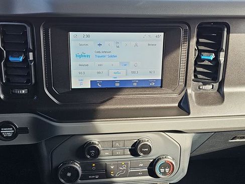 Used 2022 Ford Bronco Black Diamond w/ Sasquatch Package image 14