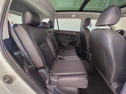 Used 2023 Volkswagen Tiguan SE w/ Panoramic Sunroof Package FWD image 23
