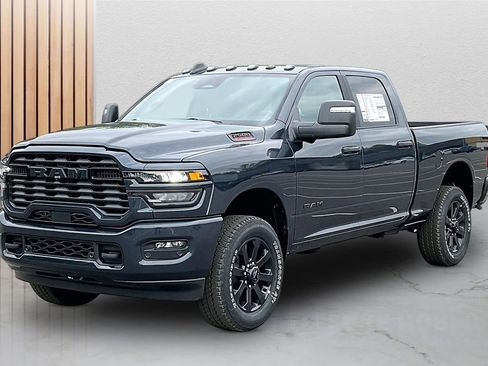 New 2026 RAM 2500 Big Horn AWD/4WD image 4