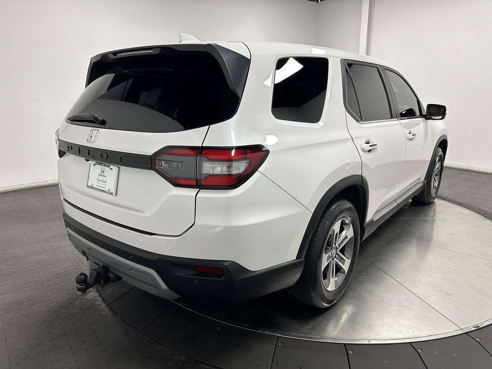 Certified 2025 Honda Pilot EX-L image 13