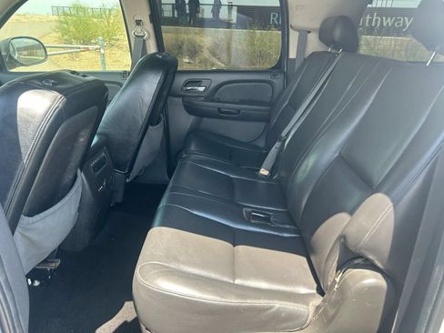 Used 2007 Chevrolet Suburban 2500 w/ Skid Plate Package AWD/4WD image 15