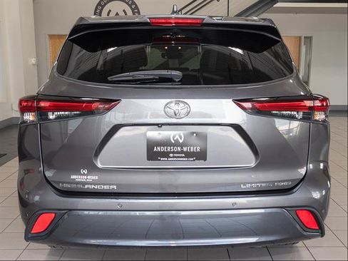 Used 2024 Toyota Highlander Limited AWD/4WD image 27