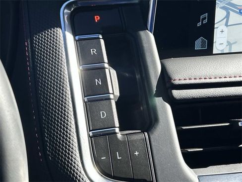 Used 2024 Chevrolet Suburban RST image 36