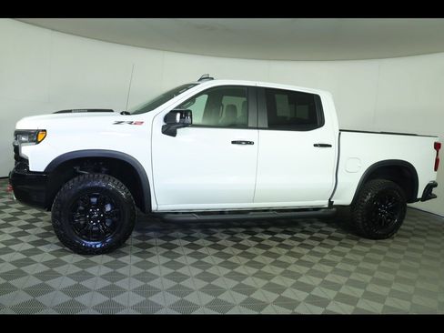 Used 2025 Chevrolet Silverado 1500 ZR2 w/ Technology Package image 21