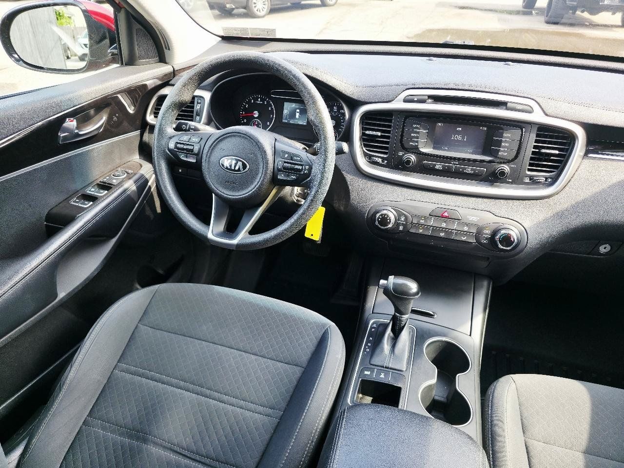 Used 2017 Kia Sorento AWD image 19