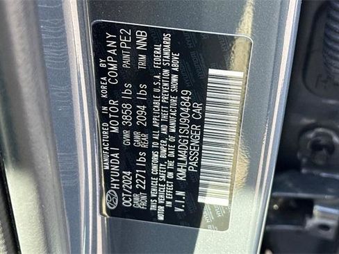 Certified 2025 Hyundai Elantra Sport image 28