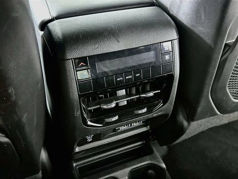 Used 2024 Jeep Grand Cherokee L Laredo RWD image 33