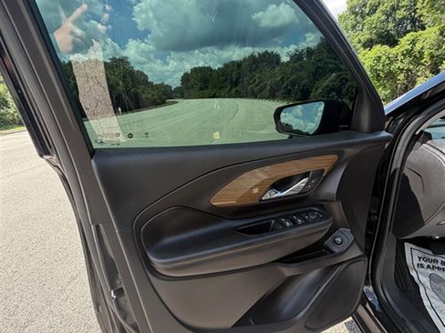 Used 2020 GMC Terrain SLE w/ Driver Convenience Package FWD image 23