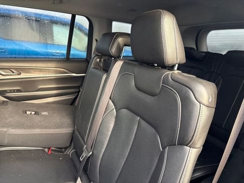 Used 2023 Jeep Grand Cherokee L Limited image 10