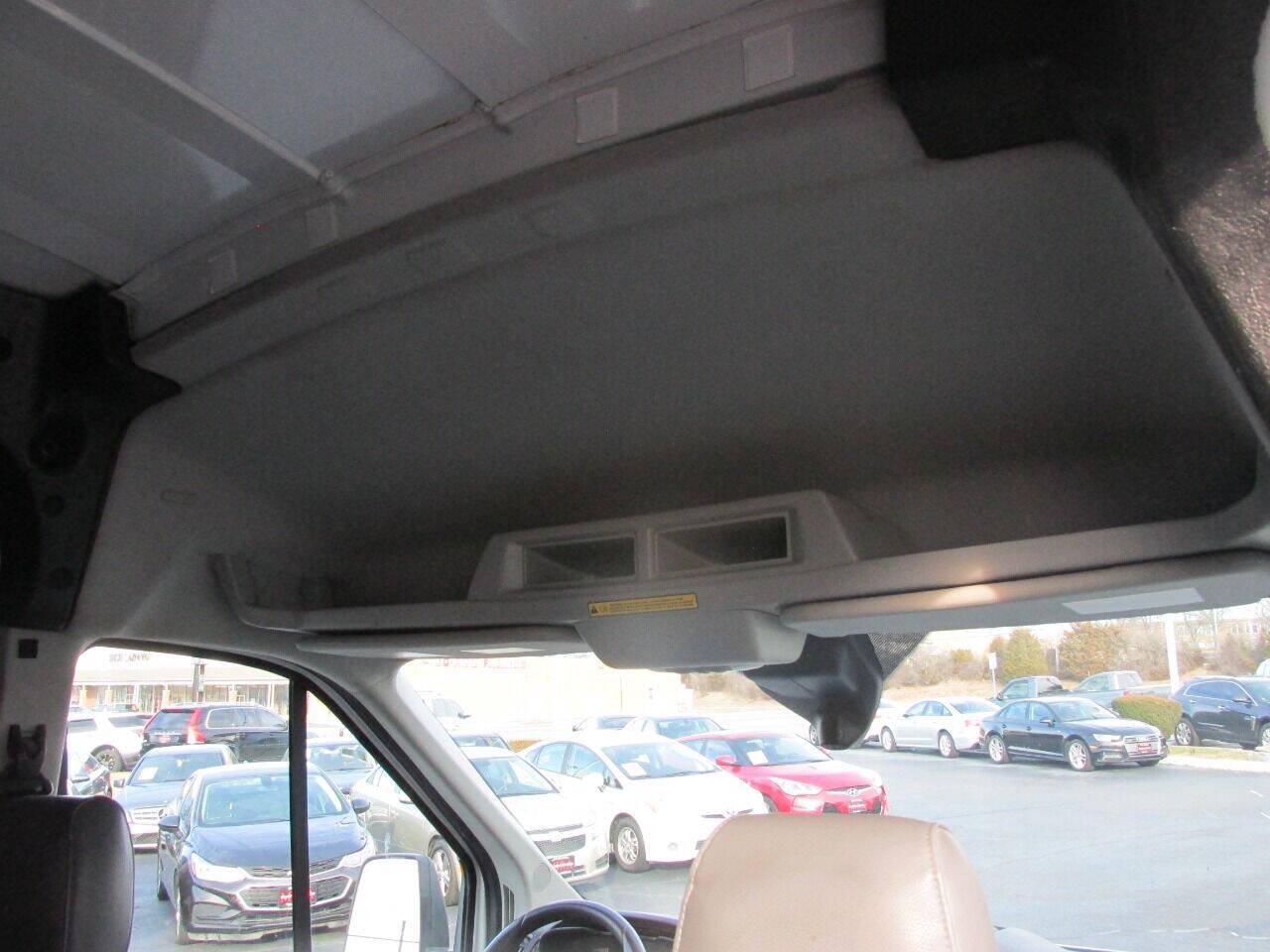 Used 2018 Ford Transit 250 148 Medium Roof RWD image 24