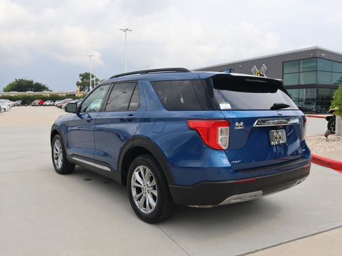 Used 2020 Ford Explorer XLT w/ Equipment Group 202A image 3