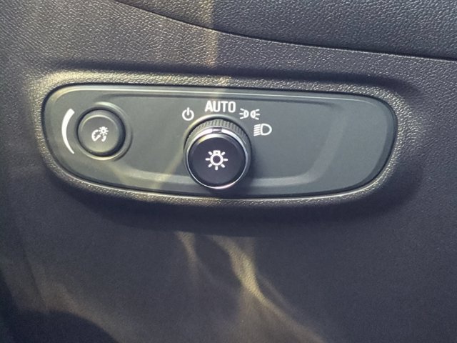 Used 2023 Chevrolet Equinox LT FWD image 23