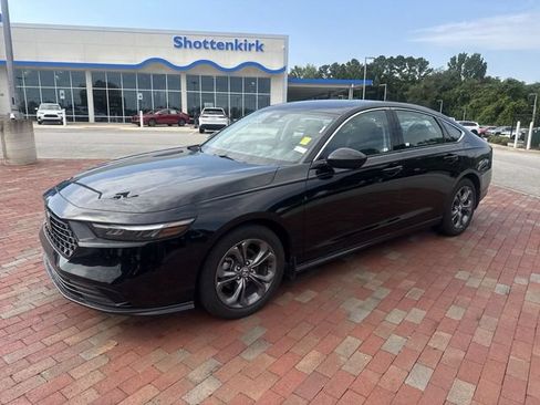 Used 2024 Honda Accord EX image 4