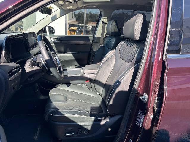 Used 2023 Hyundai Palisade Limited AWD/4WD image 16