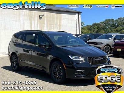 New 2026 Chrysler Pacifica Limited