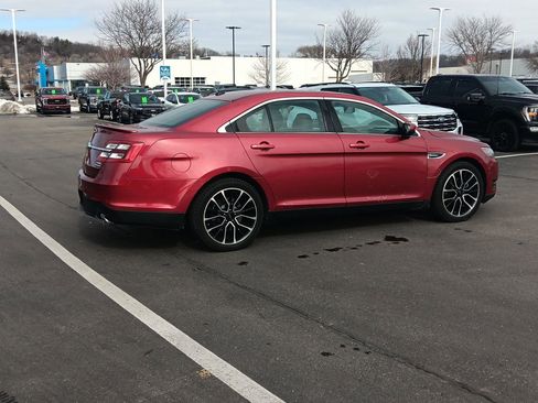 Used 2017 Ford Taurus SEL w/ Equipment Group 201A image 4