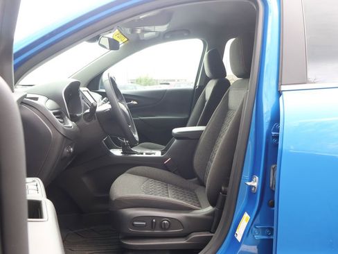 Used 2024 Chevrolet Equinox LT w/ LPO, Floor Liner Package image 32