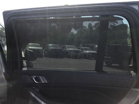 Used 2023 BMW X7 xDrive40i w/ Premium Package AWD/4WD image 41