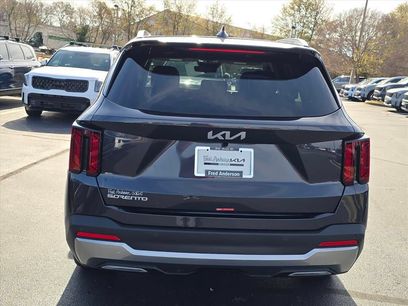 New 2026 Kia Sorento S w/ S Panoramic Sunroof Package