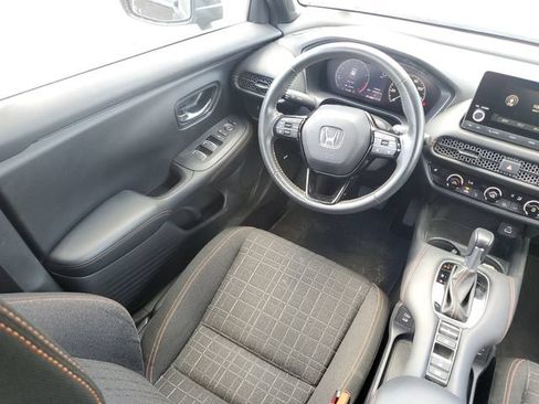 Used 2024 Nissan Altima 2.5 SV FWD image 11