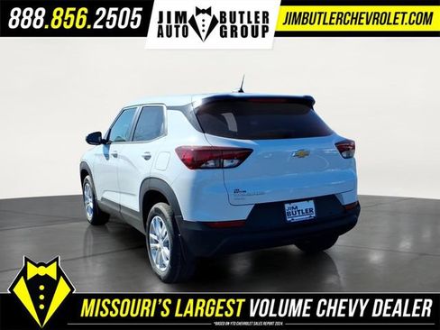 New 2026 Chevrolet TrailBlazer LS w/ LS Convenience Package AWD/4WD image 2