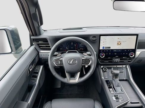 New 2026 Lexus GX 550 AWD/4WD image 17