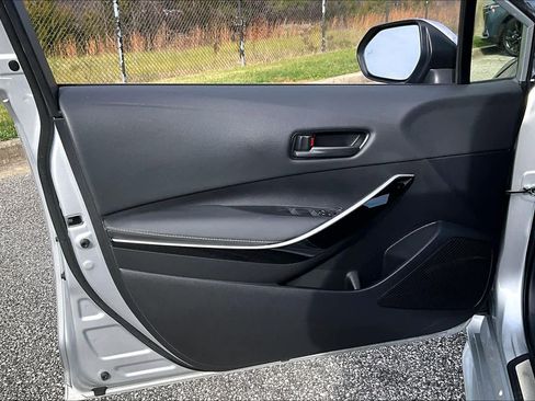 Used 2022 Toyota Corolla LE image 20