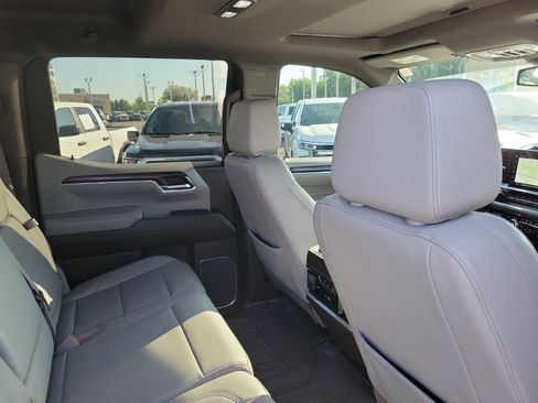 Used 2024 GMC Sierra 1500 SLT w/ SLT Premium Plus Package image 31