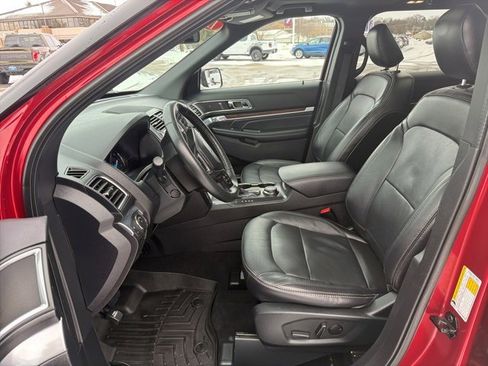 Used 2019 Ford Explorer Limited w/ Ford Safe & Smart Package image 9