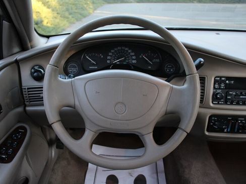 Used 2003 Buick Century Custom image 15