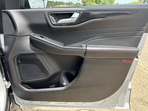 Used 2025 Ford Escape ST-Line FWD image 13