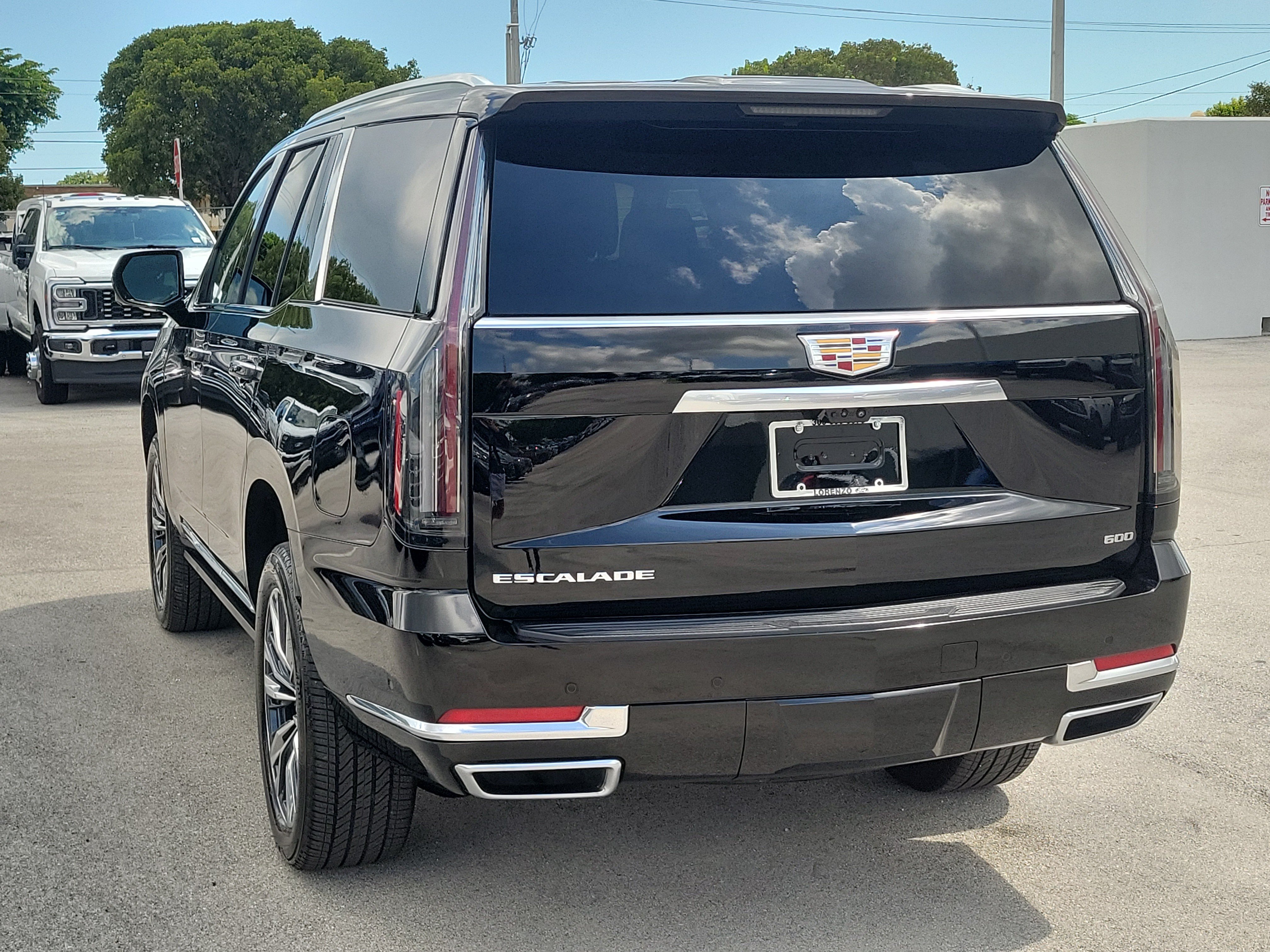 Used 2025 Cadillac Escalade Premium Luxury w/ Touring Package AWD/4WD image 7