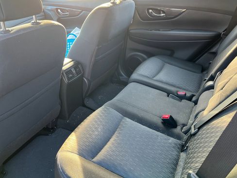 Used 2017 Nissan Rogue S image 10