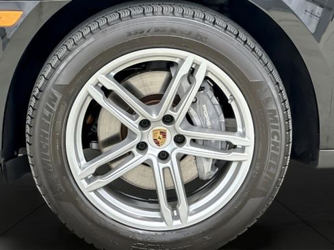 Used 2023 Porsche Macan AWD/4WD image 26
